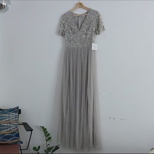 NWT MAYA DELUXE SEQUIN FORMAL DRESS SIZE MEDIUM
